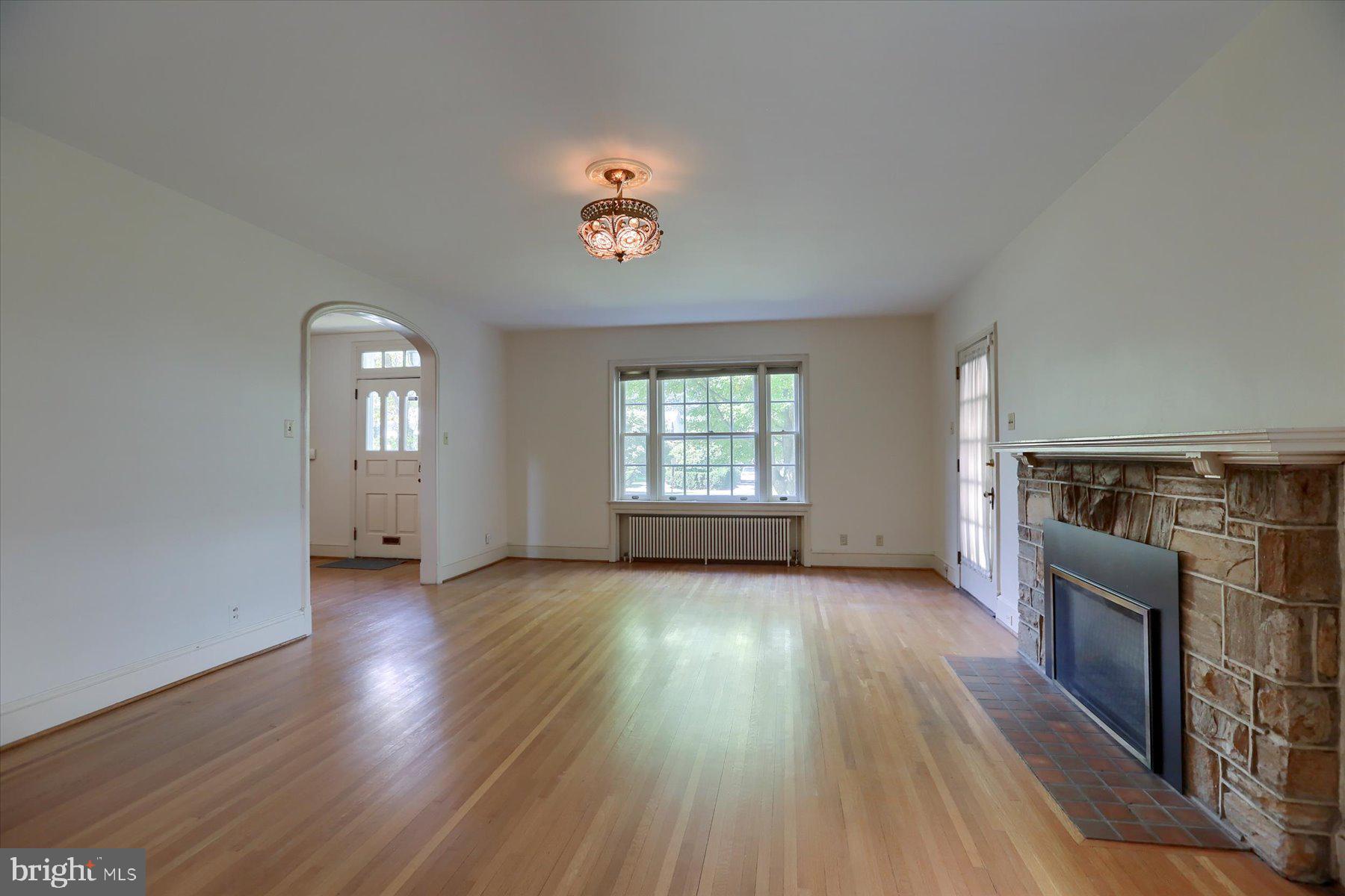 SCHOOL LANE HILLS - Residential