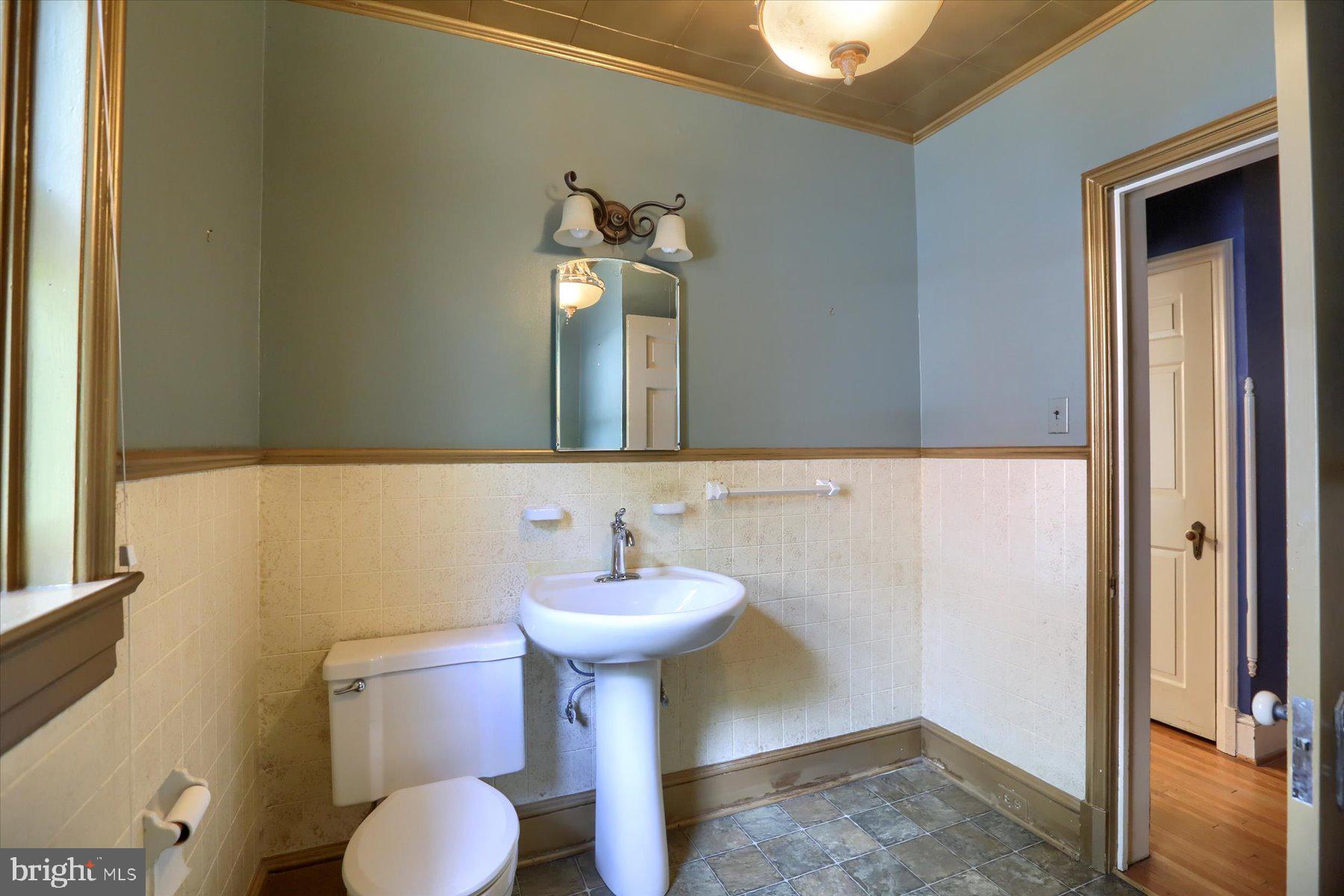 SCHOOL LANE HILLS - Residential