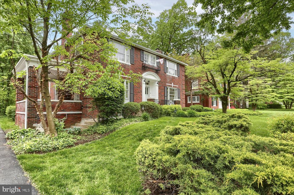 Photo of 525 N President Avenue, Lancaster, PA 17603 (MLS # PALA2039092)