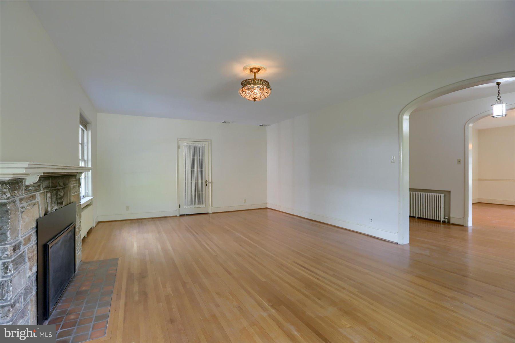 SCHOOL LANE HILLS - Residential