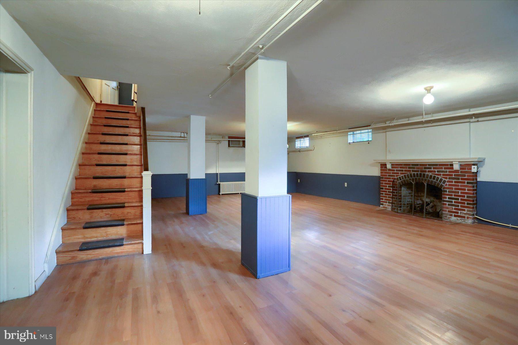 SCHOOL LANE HILLS - Residential