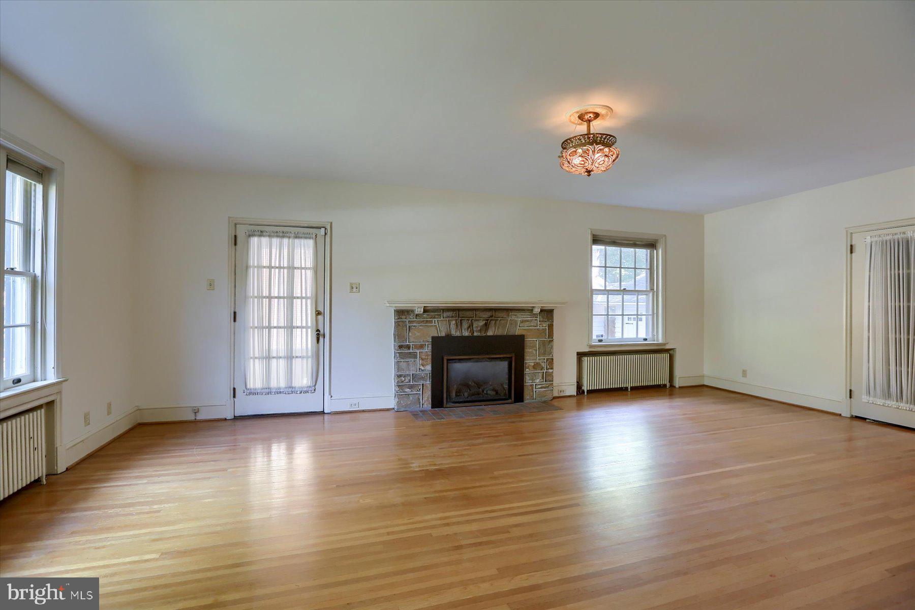 SCHOOL LANE HILLS - Residential