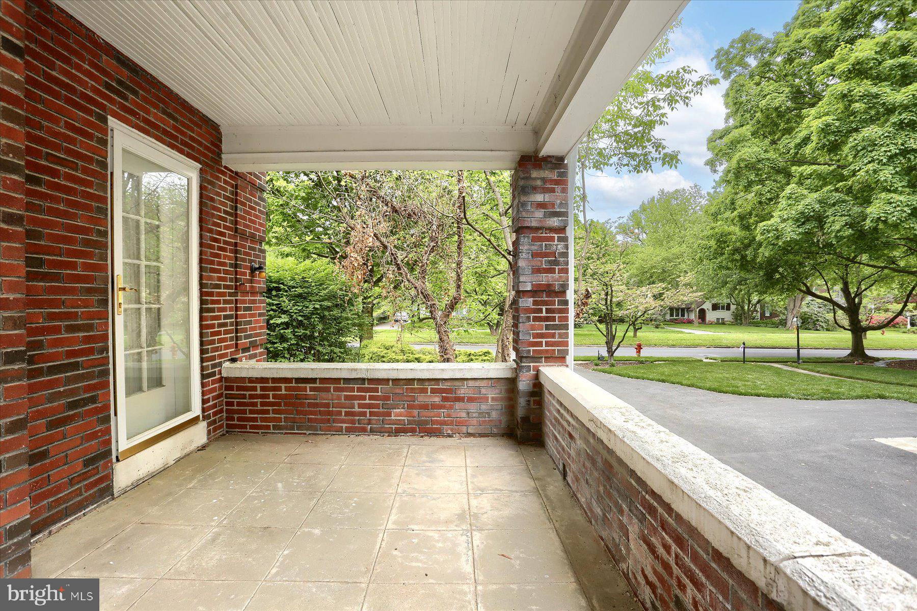 SCHOOL LANE HILLS - Residential