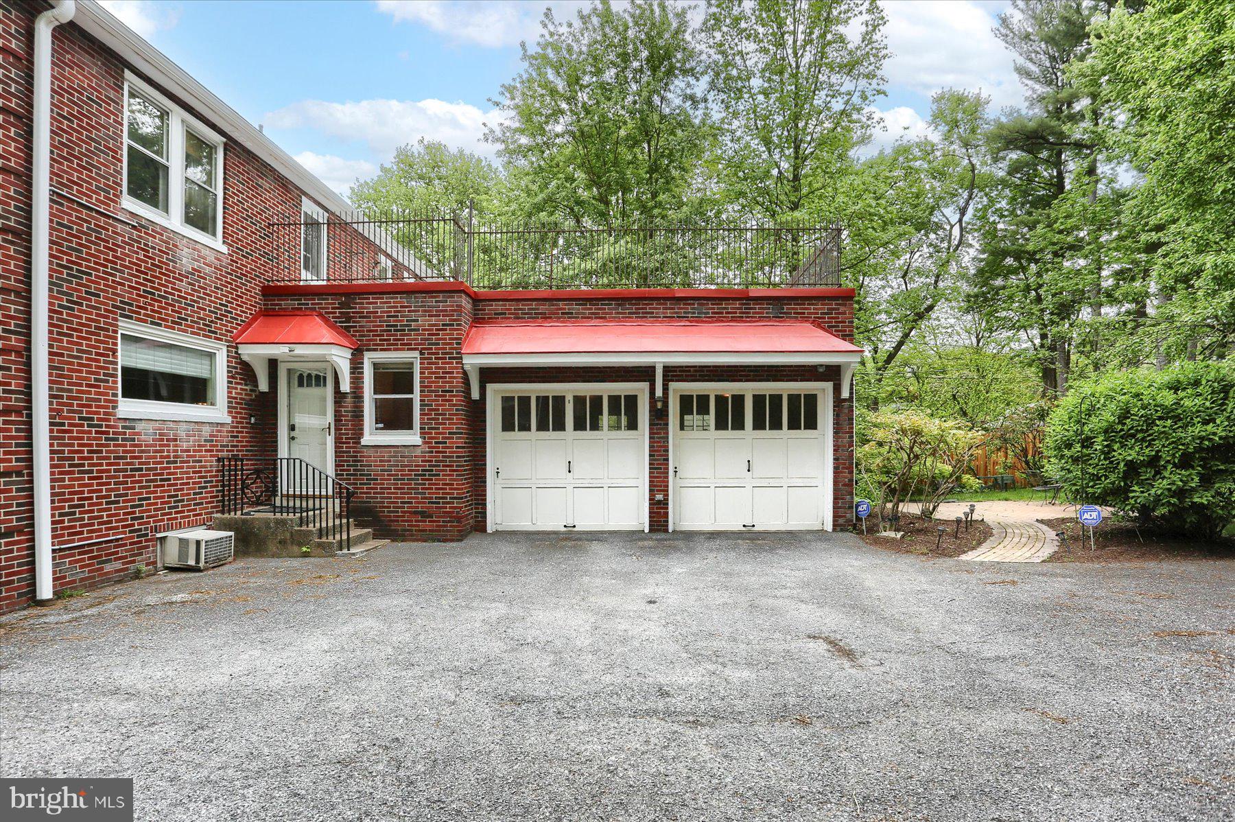 SCHOOL LANE HILLS - Residential