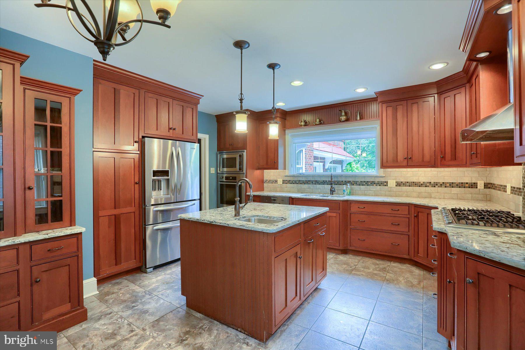 SCHOOL LANE HILLS - Residential