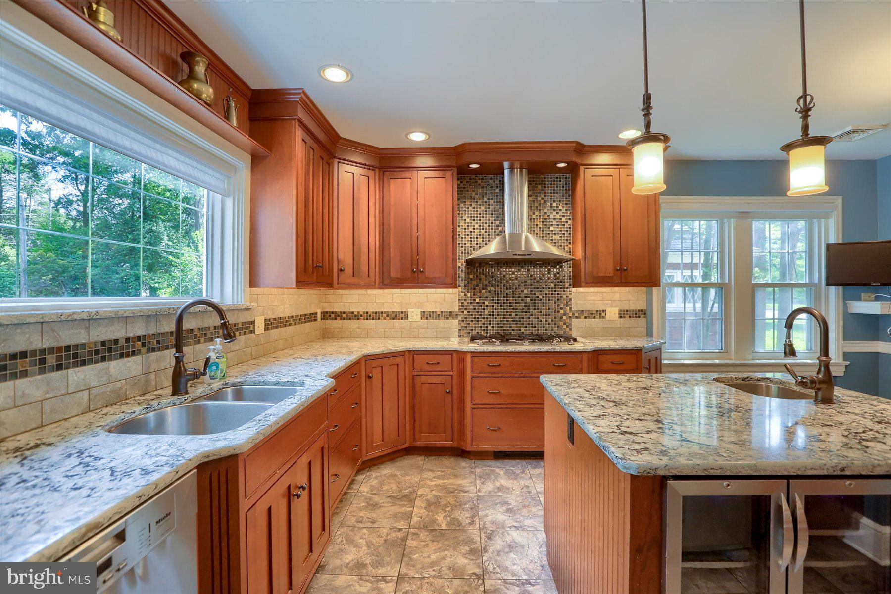 SCHOOL LANE HILLS - Residential