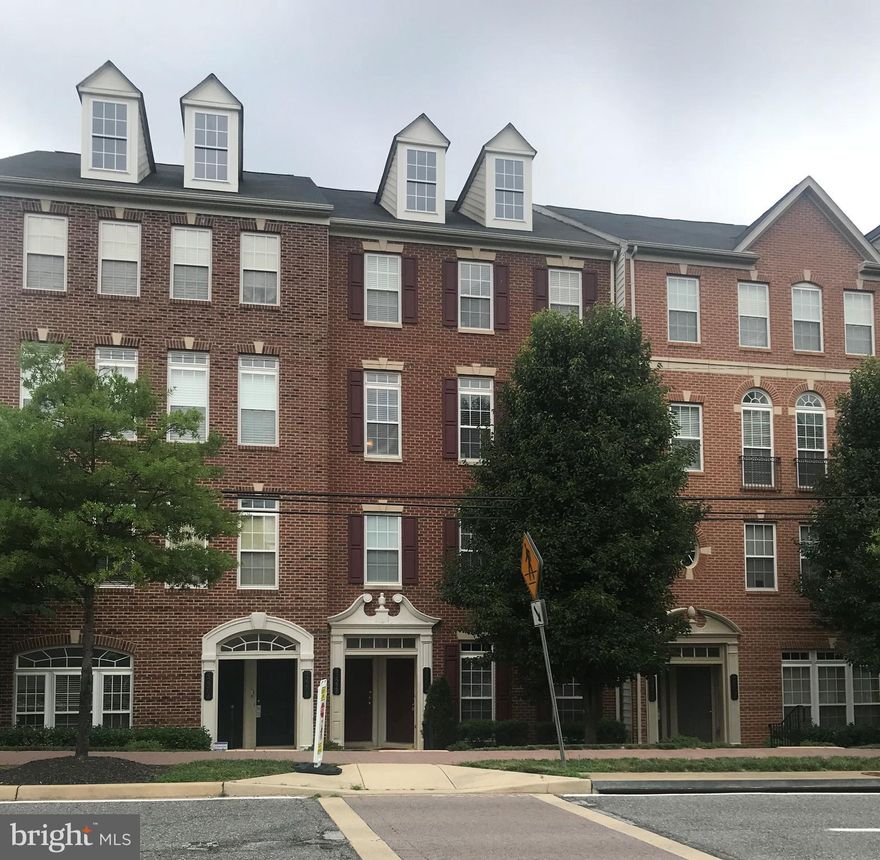 VERY NICE TOWNHOME*ALMOST 1900 SQUARE FEET OF FINISHED LIVING SPACE*GENEROUS SIZE ROOMS*1 CAR ATTACHED GARAGE*OPEN CONCEPT FIRST FLOOR*COMPOSITE DECK OFF UPSTAIRS BEDROOM*LARGE MASTER SHOWER WITH DUAL SHOWER HEADS*THIS HOME IS NEAT, CLEAN AND FRESHLY PAINTED*AVAILABLE IMMEDIATELY*