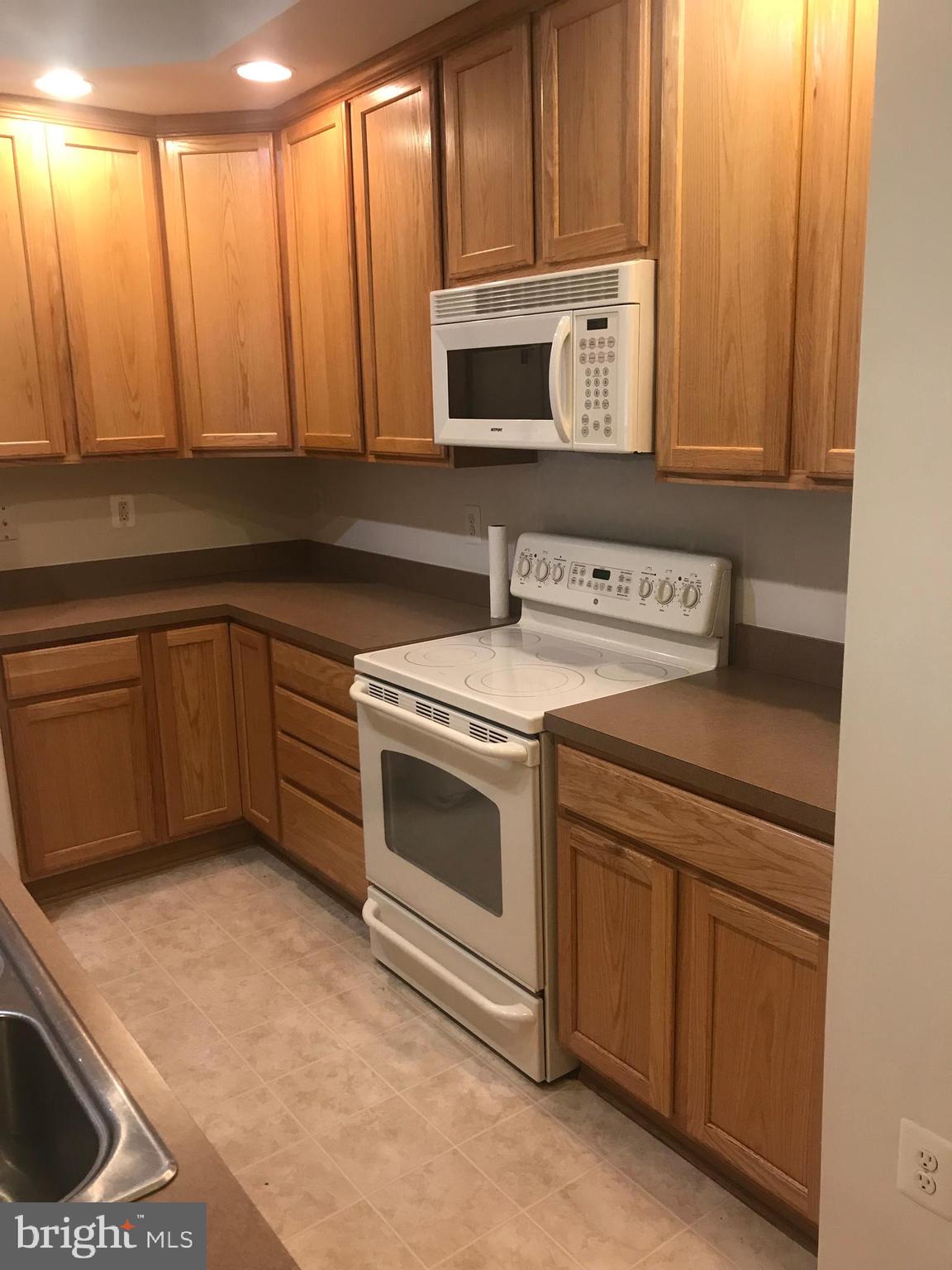 VILLAGES OF POTOMAC AT INDIAN HEAD - Residential Lease