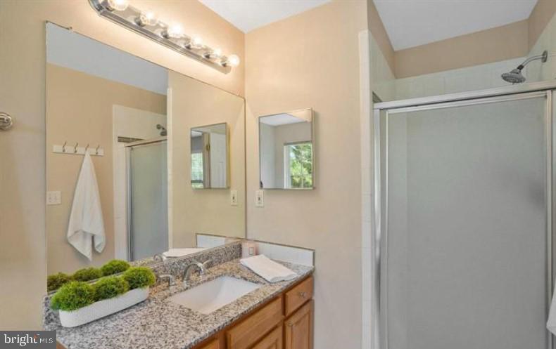 STONE RIVER - Residential Lease