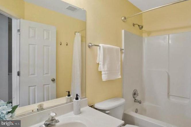 STONE RIVER - Residential Lease