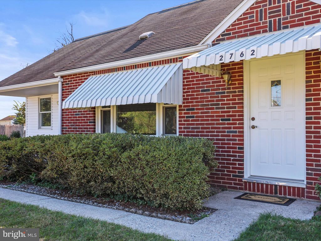 Photo of 2762 Sunset Lane, YORK, PA 17408 (MLS # PAYK2090722)