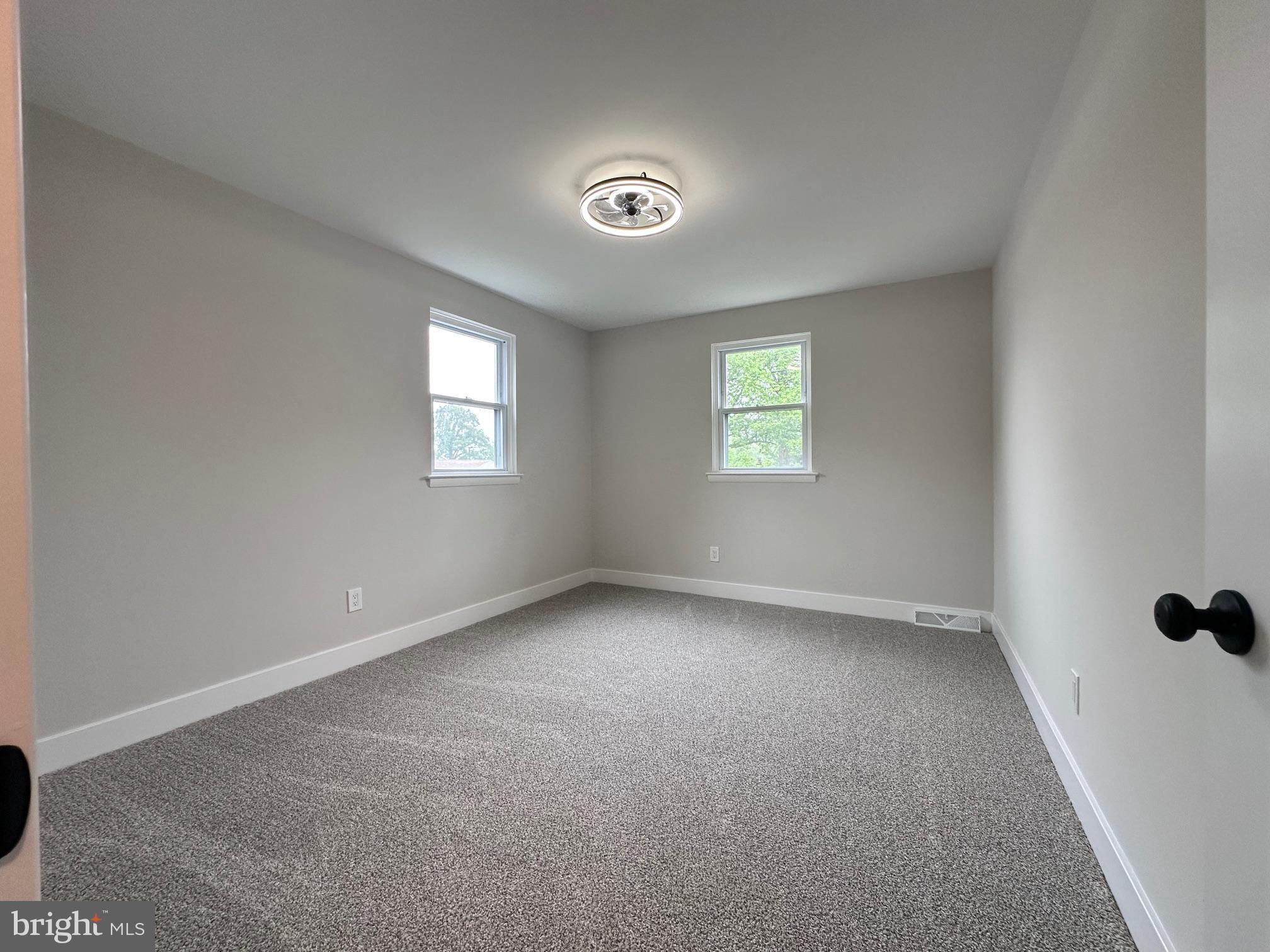 NAAMANS WOODS - Residential