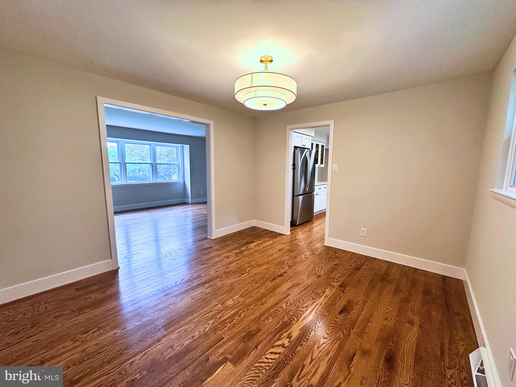 NAAMANS WOODS - Residential