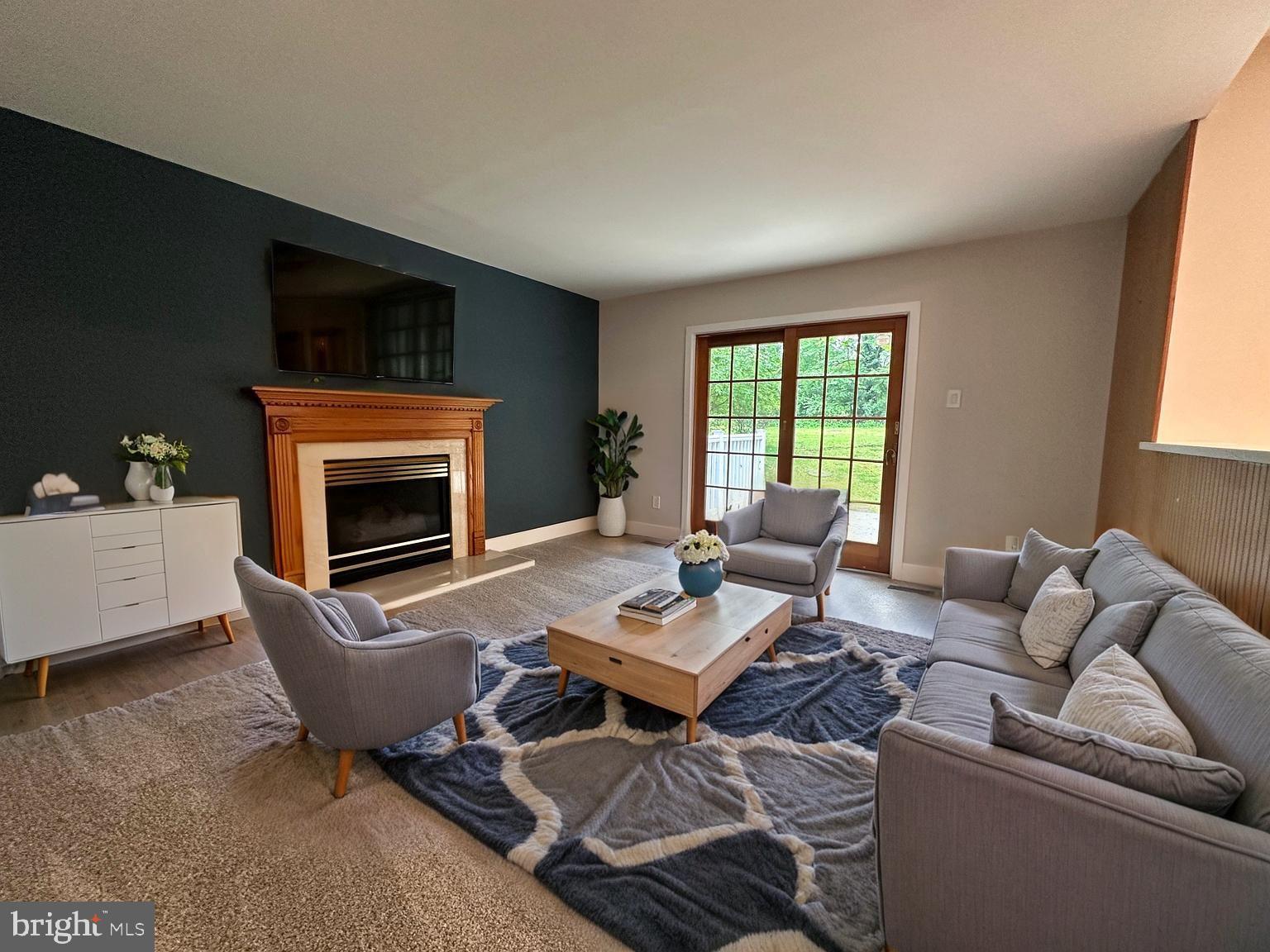 NAAMANS WOODS - Residential