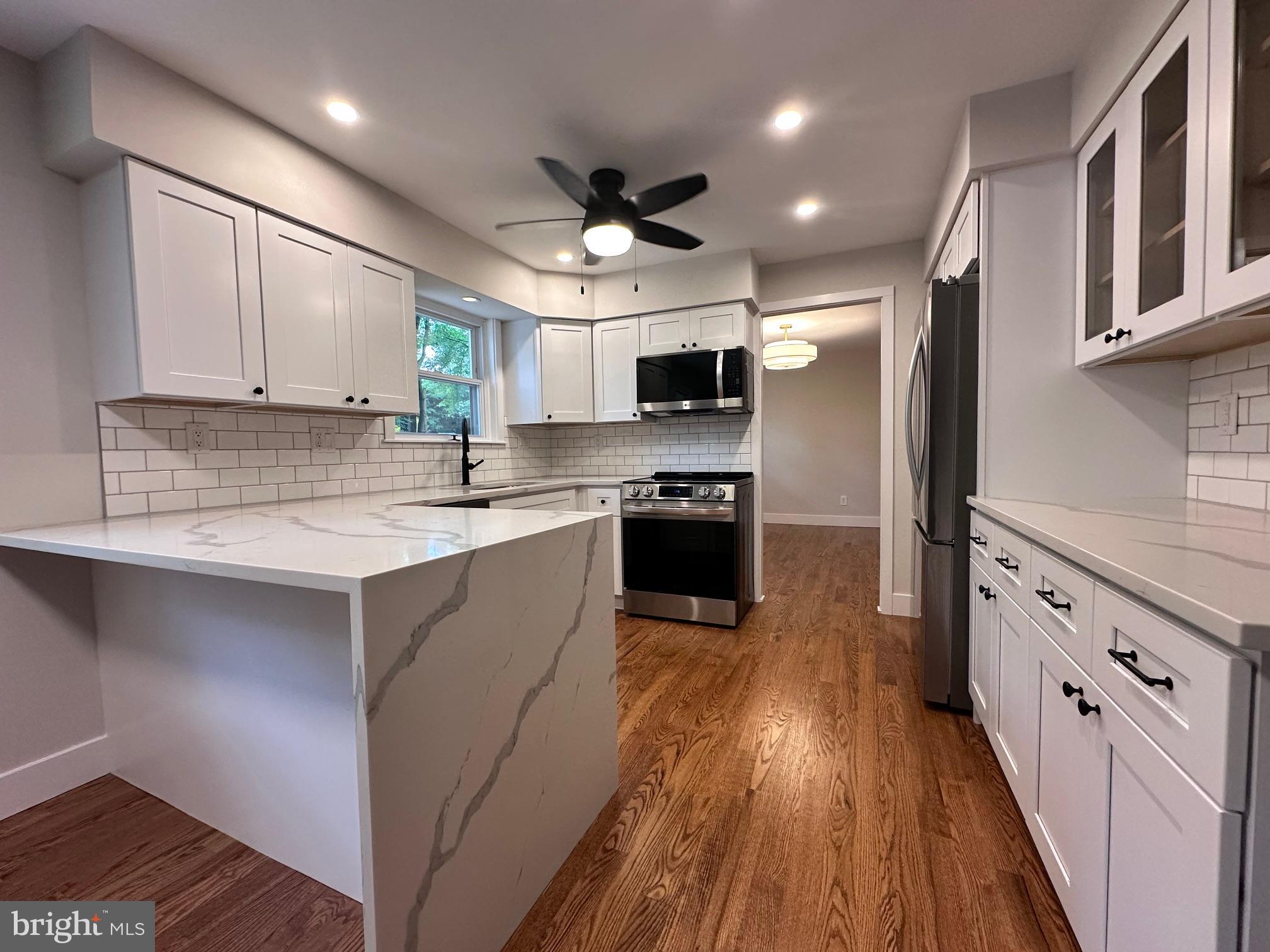 NAAMANS WOODS - Residential