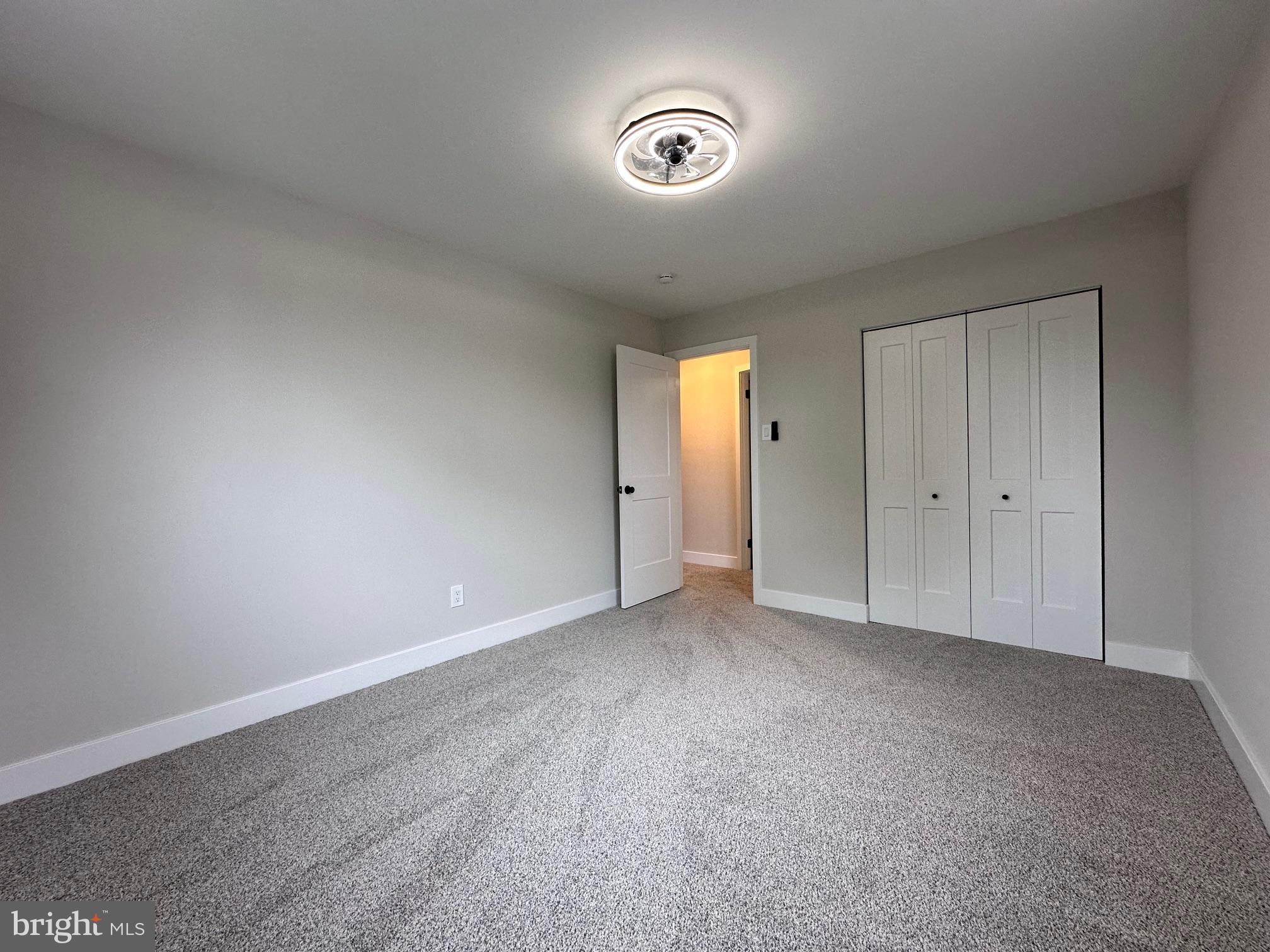 NAAMANS WOODS - Residential