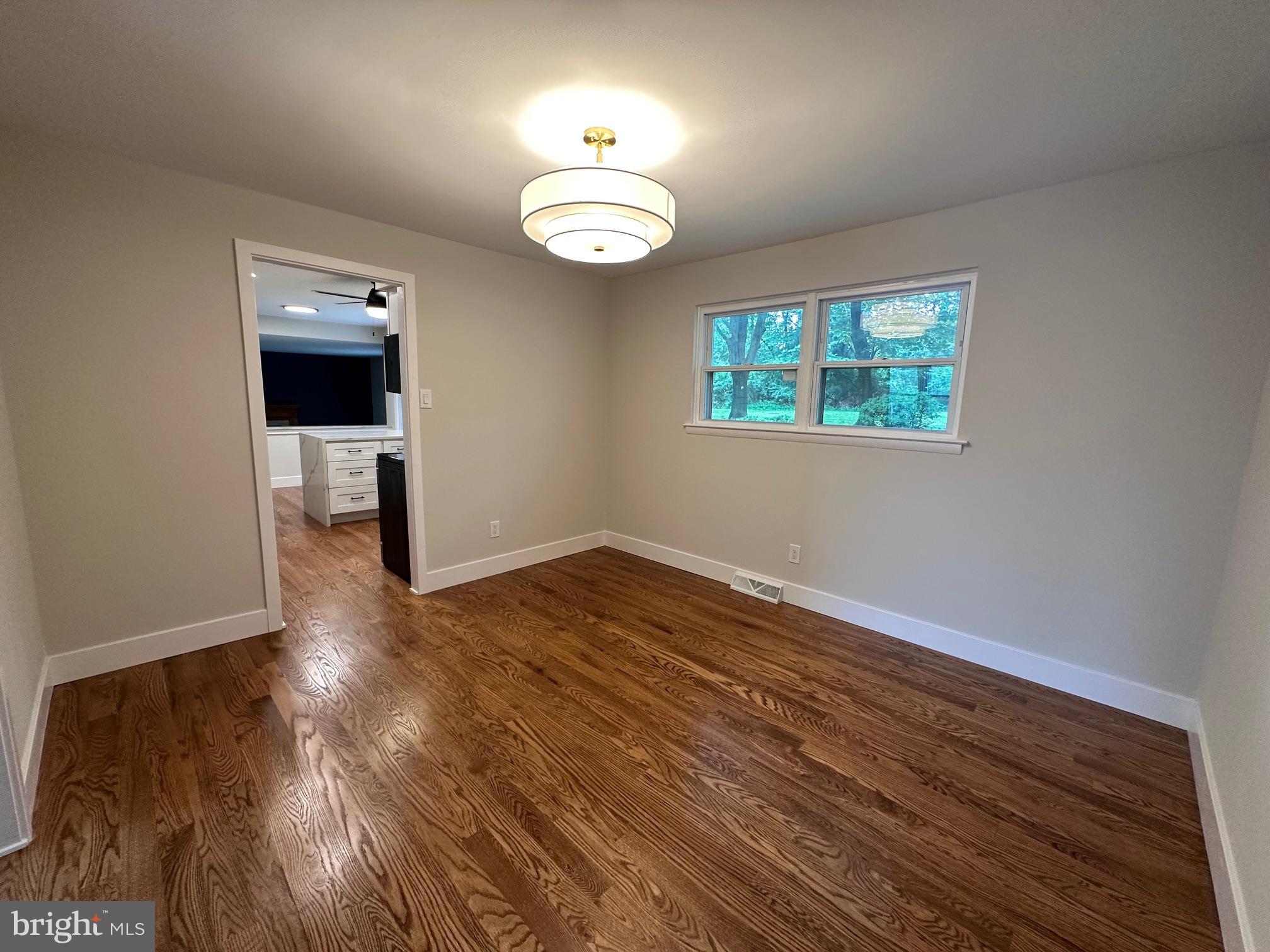 NAAMANS WOODS - Residential