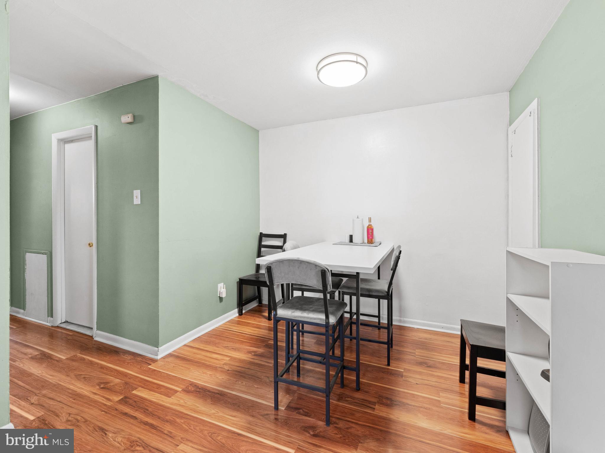 ACADEMY GARDENS - Residential Income