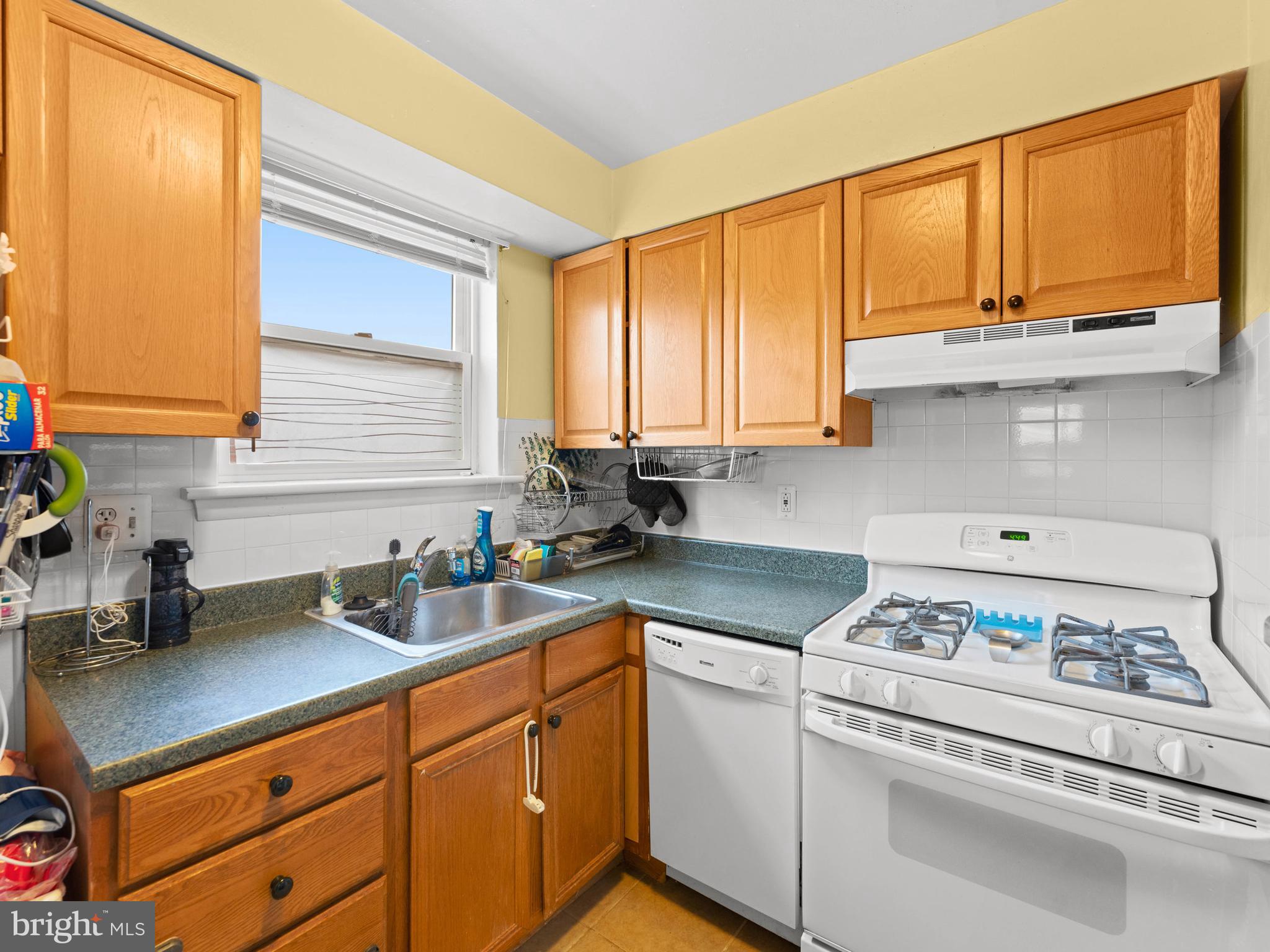 ACADEMY GARDENS - Residential Income