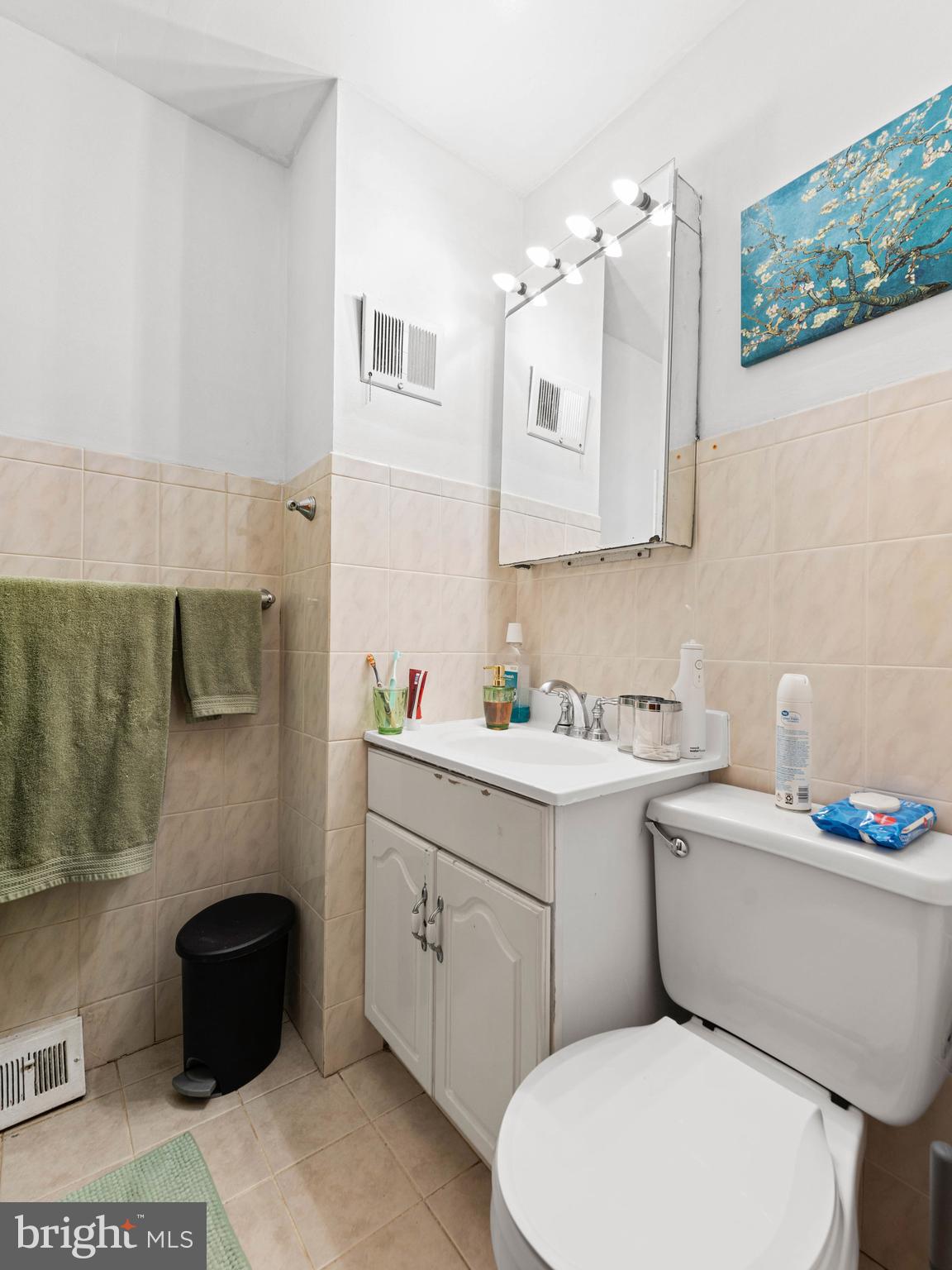 ACADEMY GARDENS - Residential Income