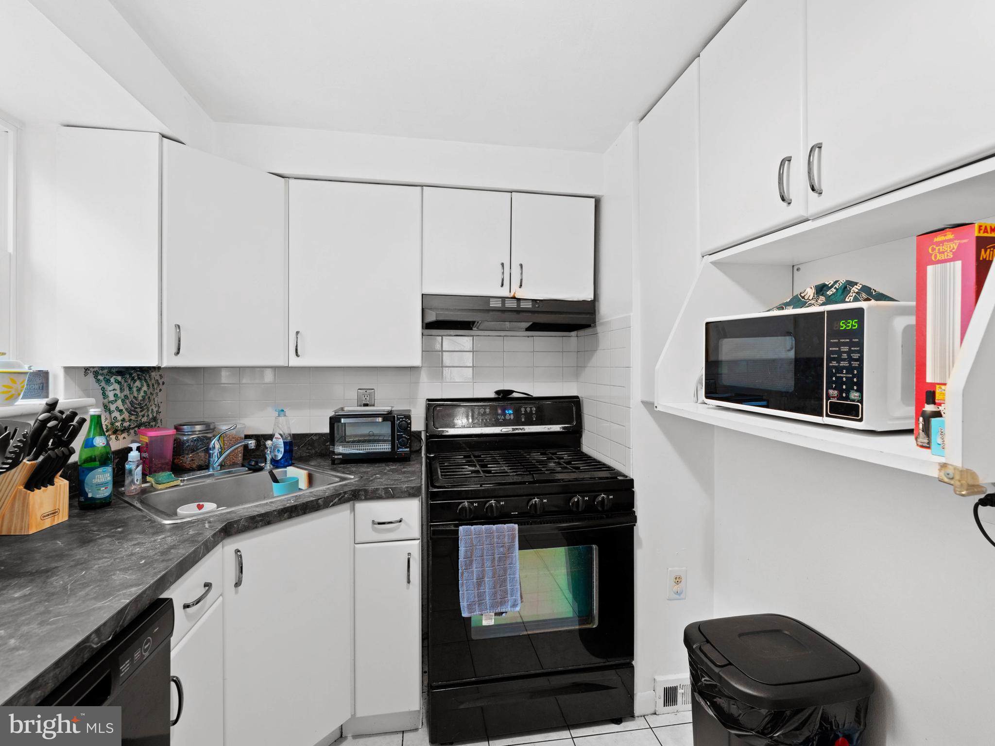 ACADEMY GARDENS - Residential Income