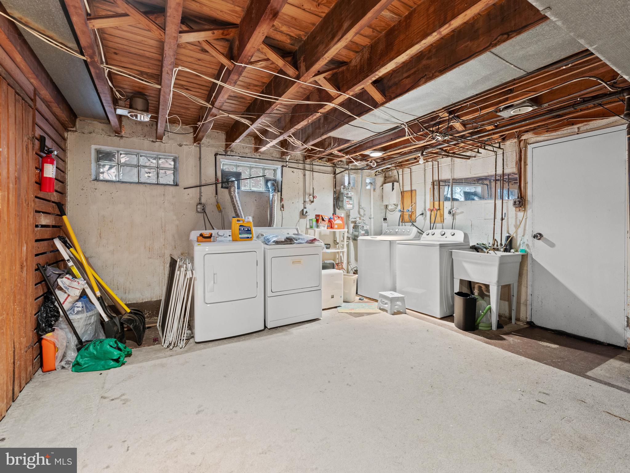 ACADEMY GARDENS - Residential Income