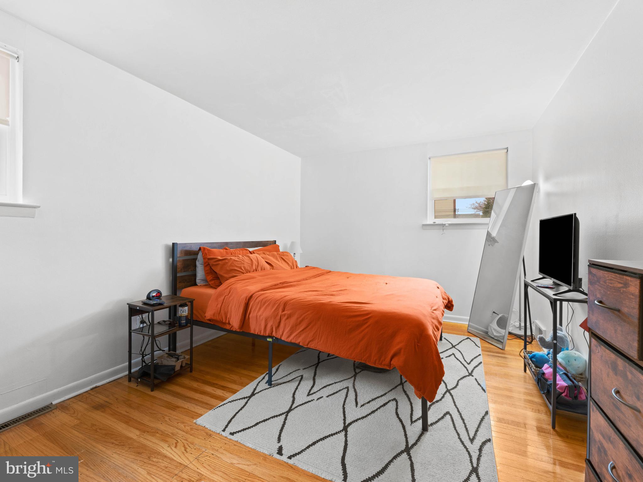 ACADEMY GARDENS - Residential Income