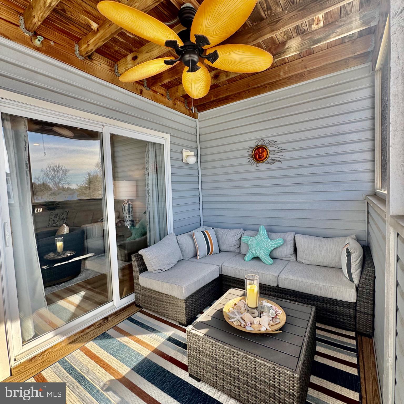 SANIBEL VILLAGE - Residential