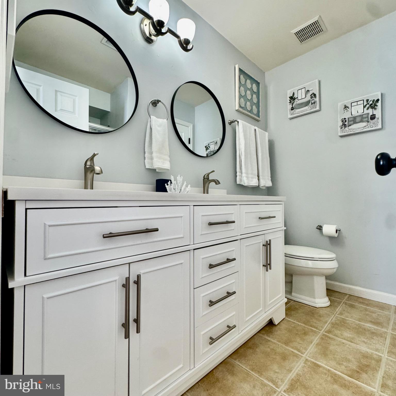 SANIBEL VILLAGE - Residential