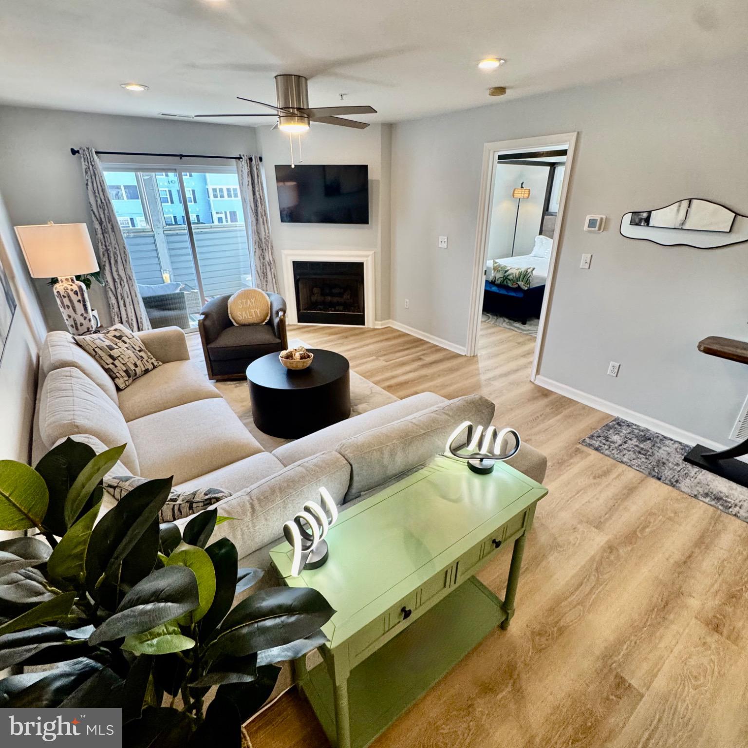 SANIBEL VILLAGE - Residential