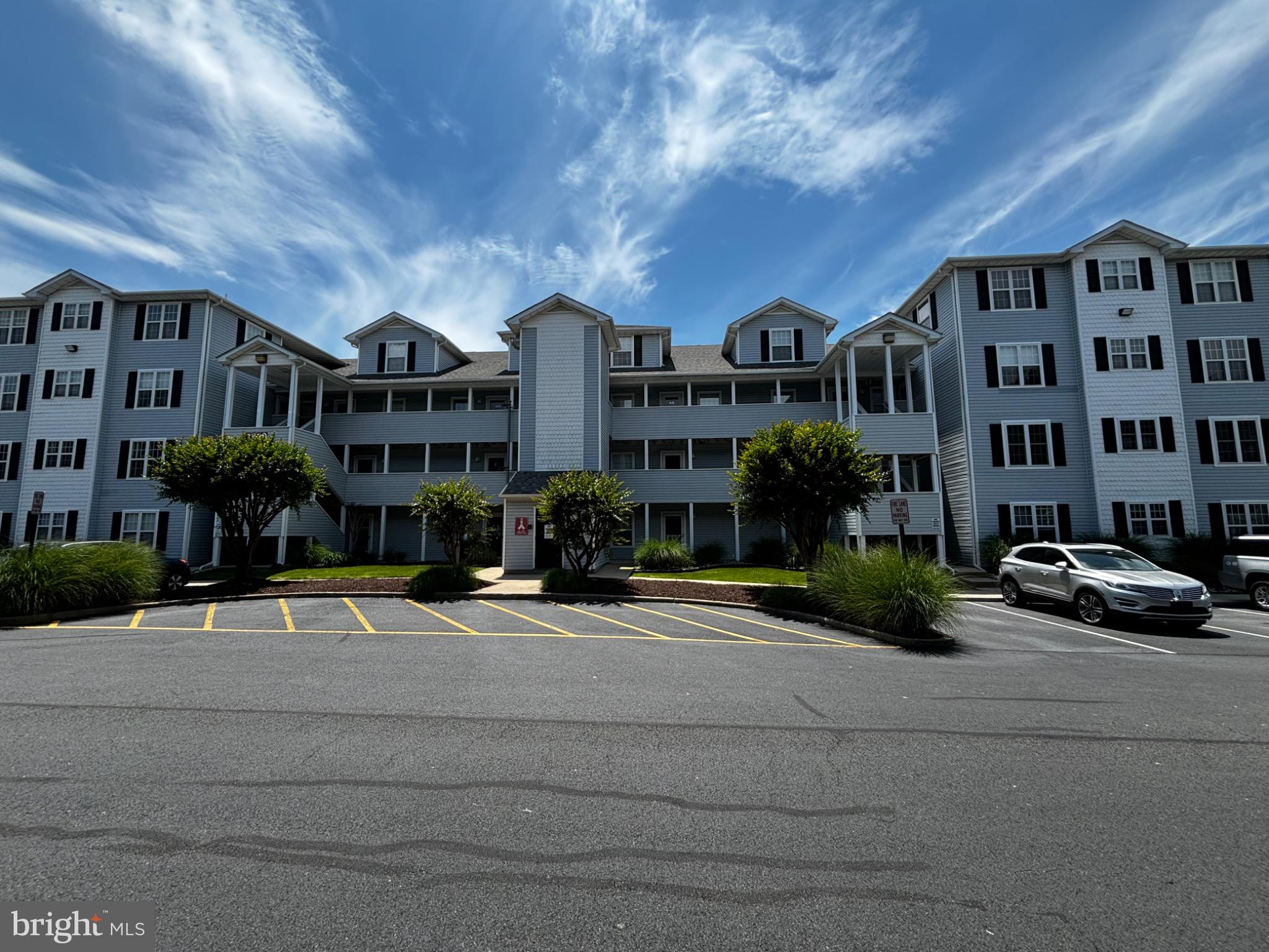 SANIBEL VILLAGE - Residential