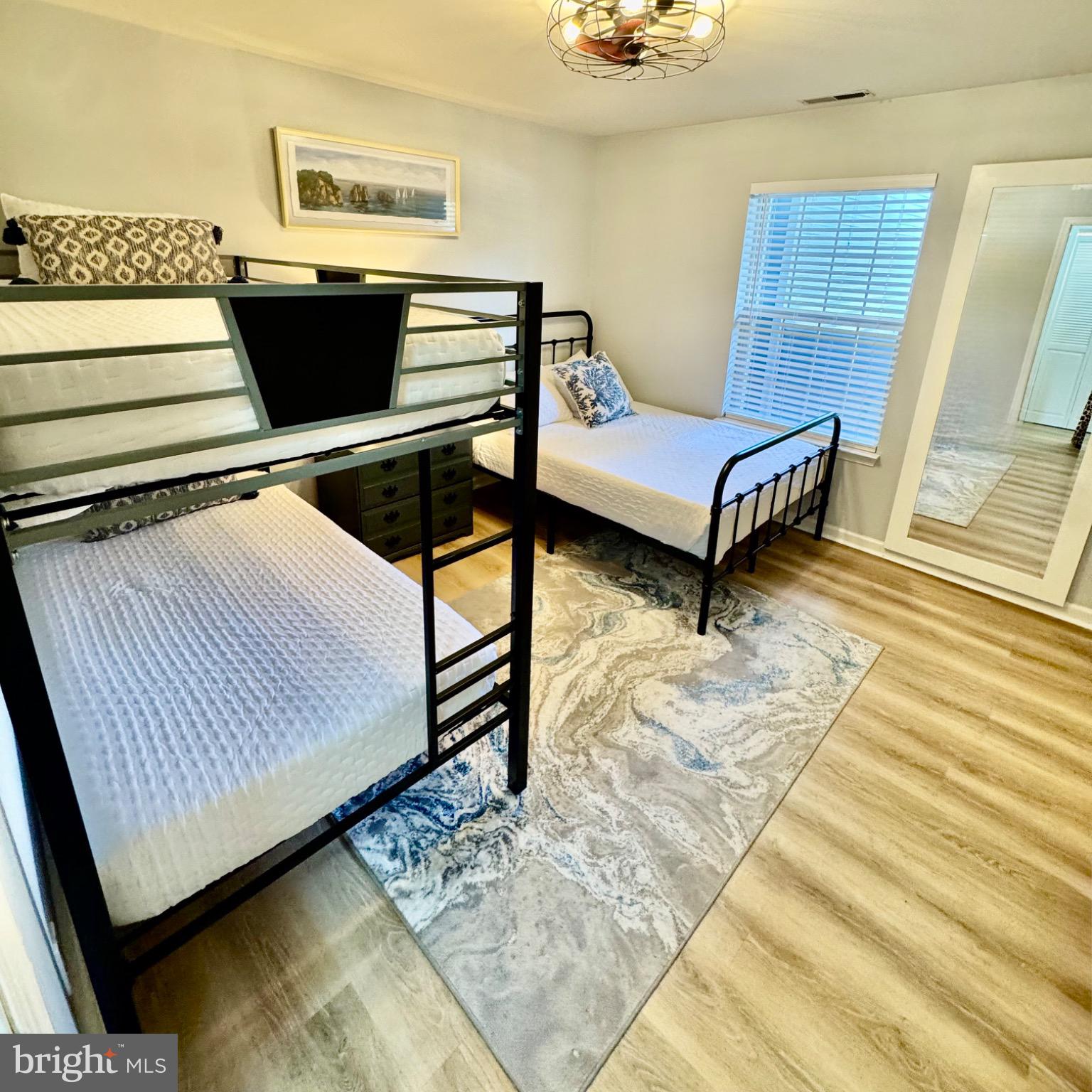 SANIBEL VILLAGE - Residential