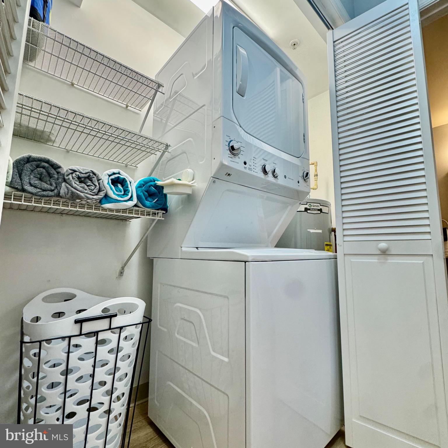 SANIBEL VILLAGE - Residential