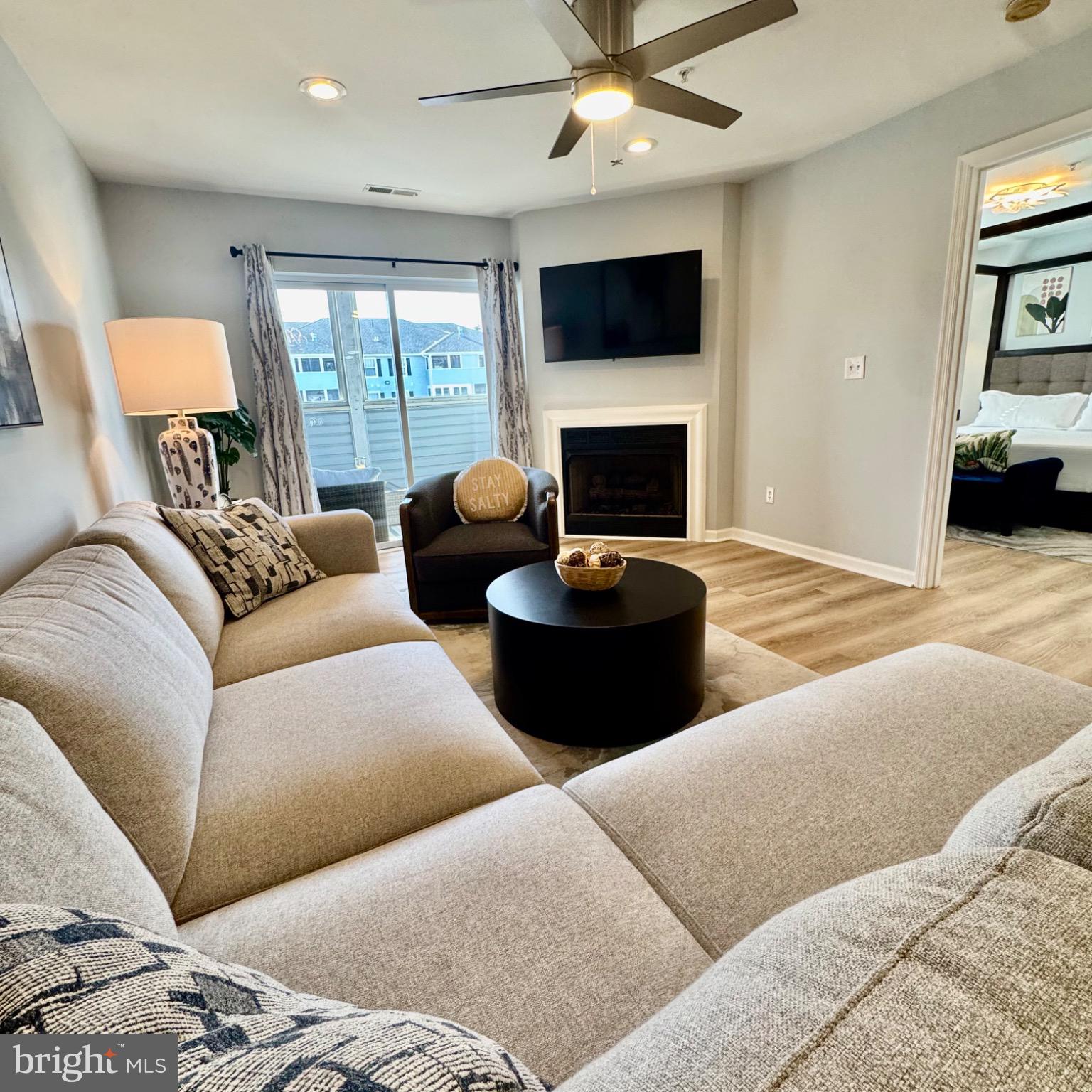 SANIBEL VILLAGE - Residential