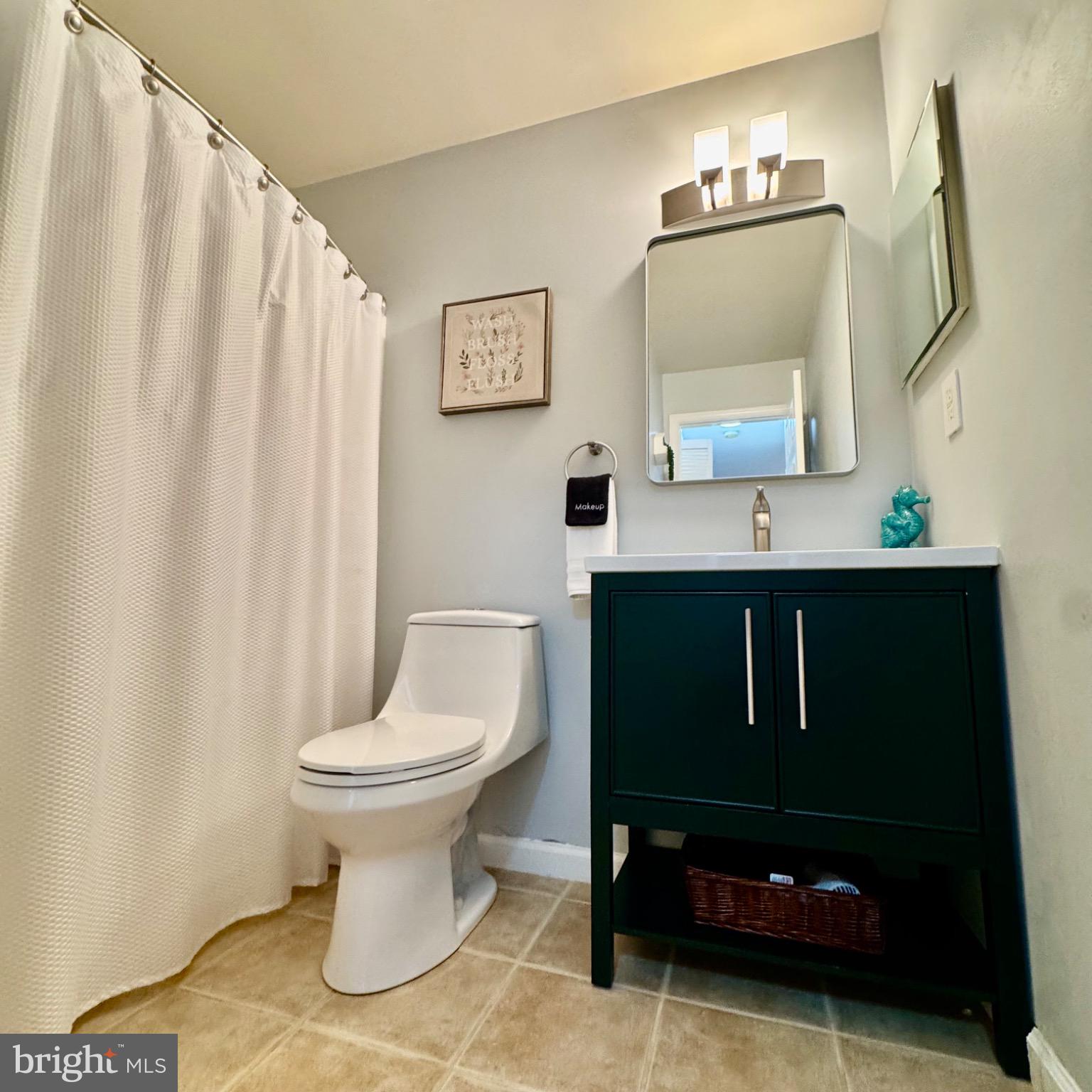 SANIBEL VILLAGE - Residential