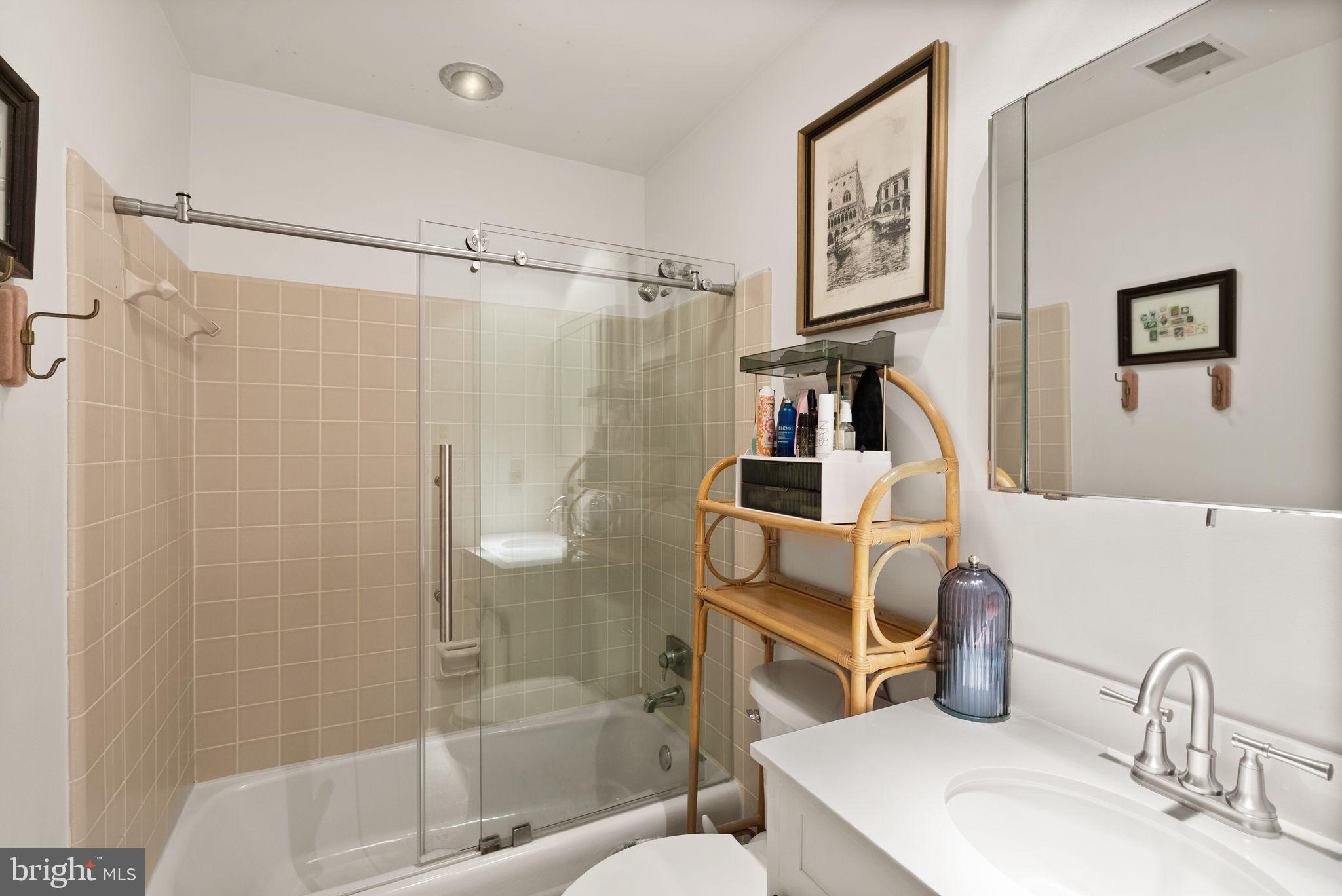 POTOMAC OUTSIDE - Residential