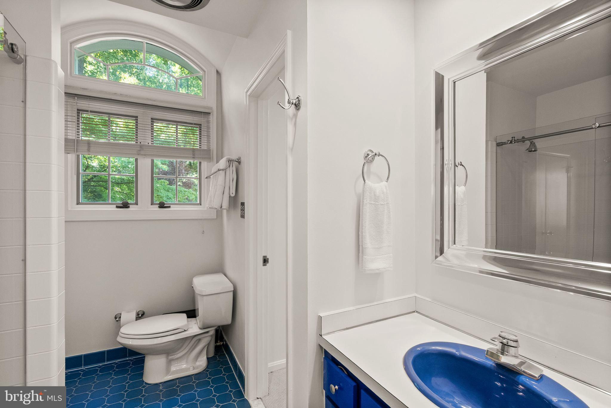 POTOMAC OUTSIDE - Residential