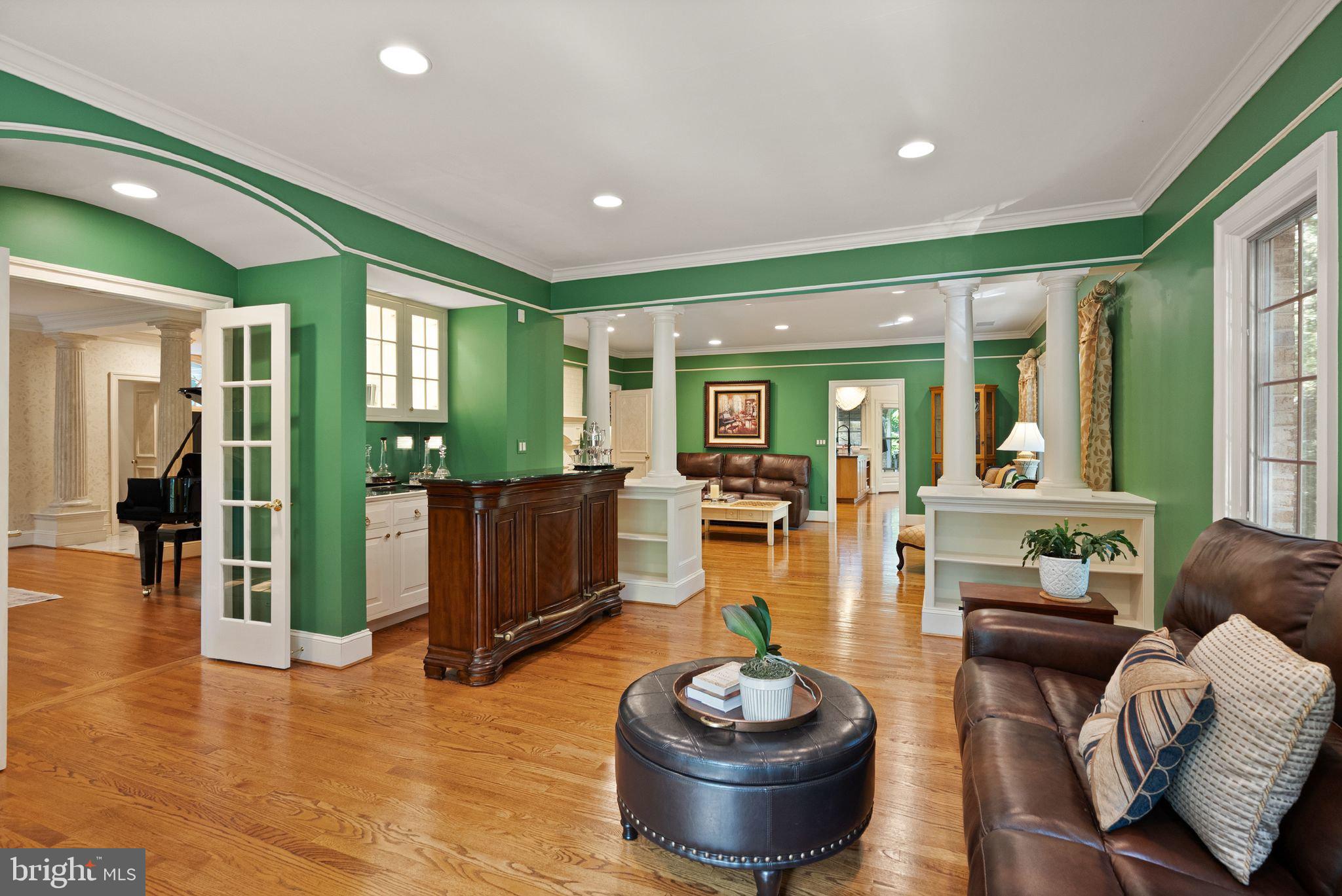 POTOMAC OUTSIDE - Residential