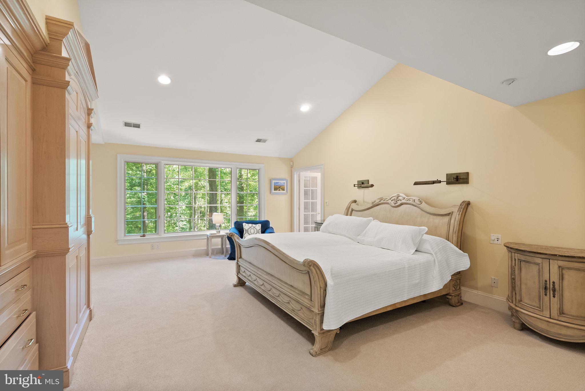 POTOMAC OUTSIDE - Residential