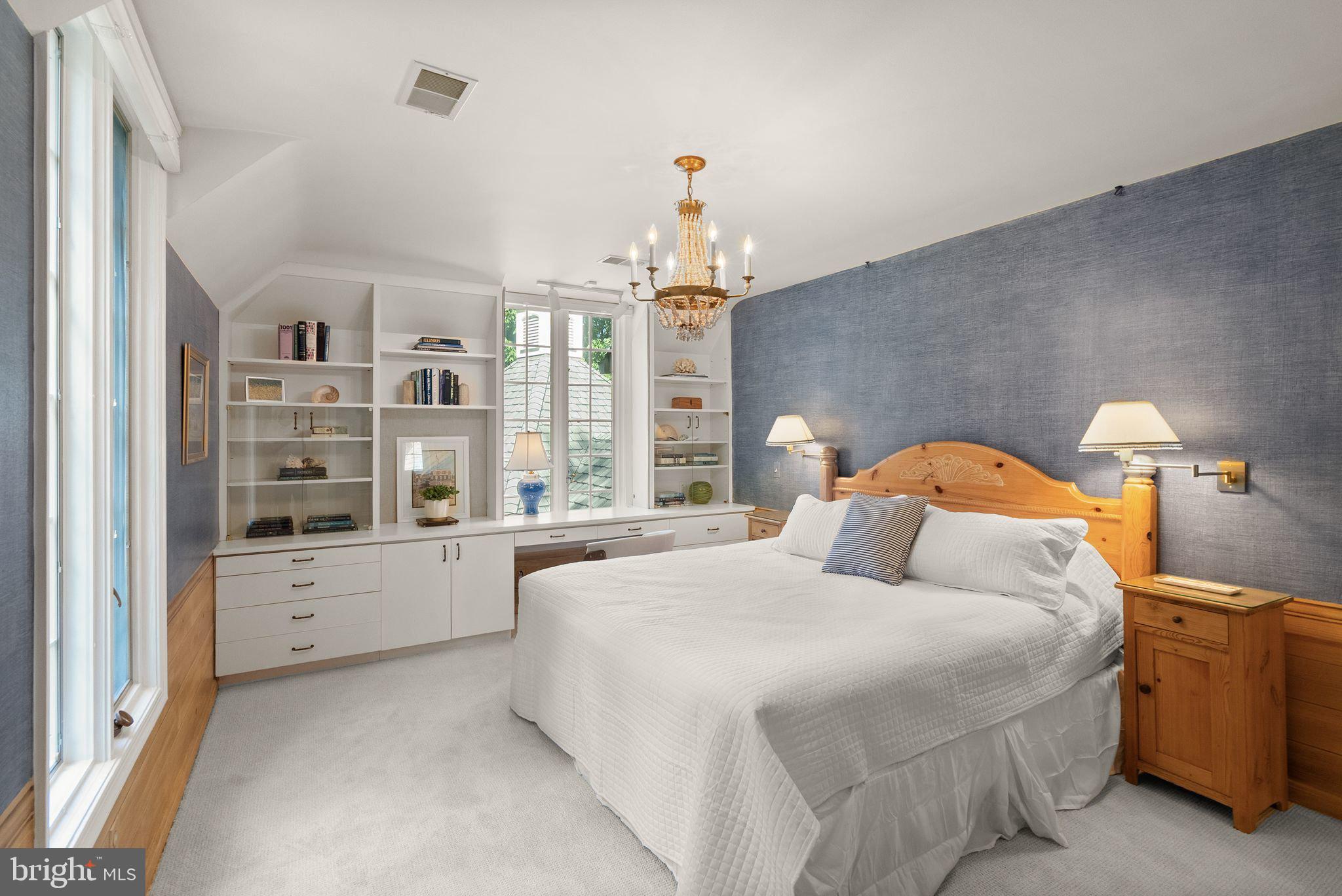 POTOMAC OUTSIDE - Residential