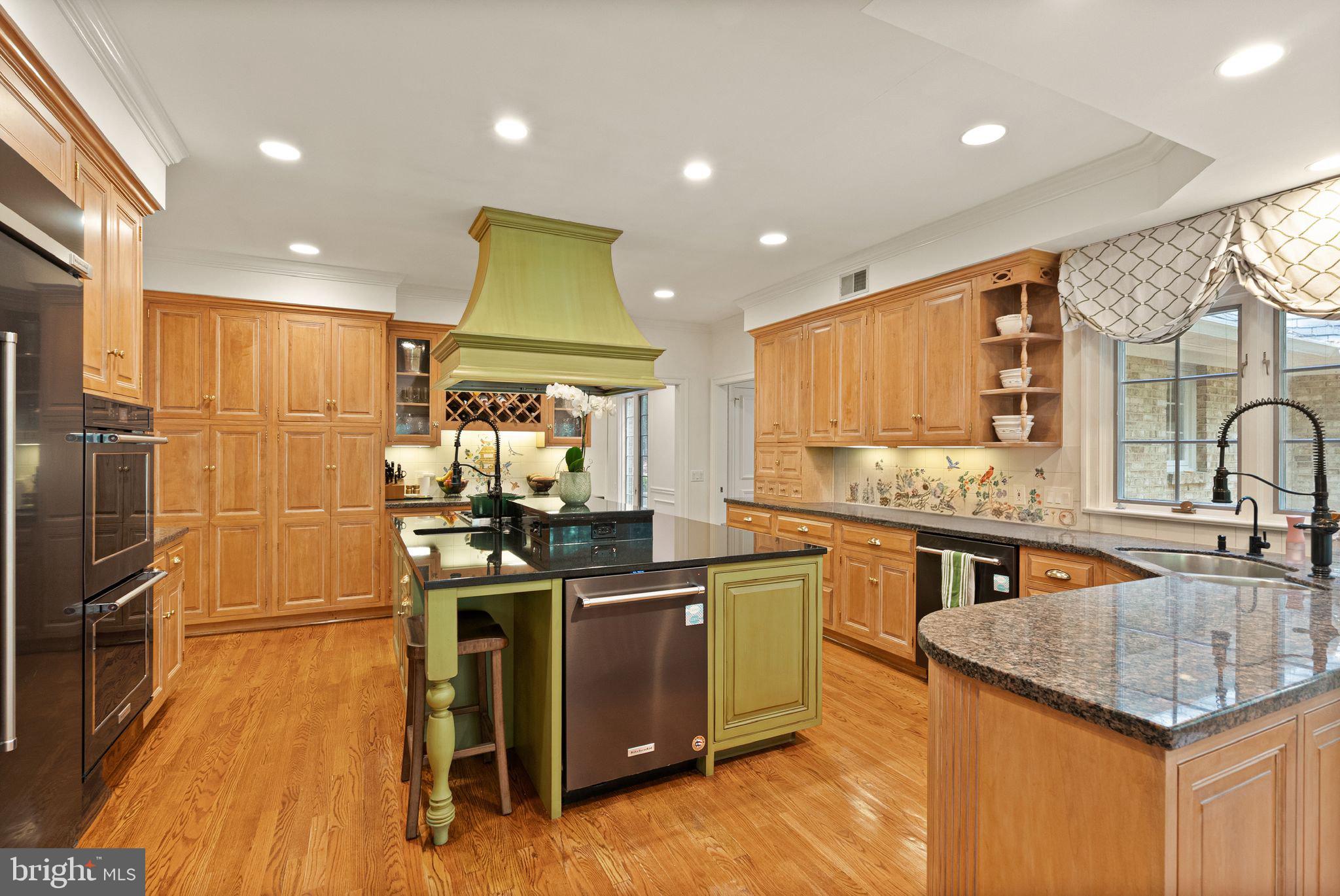 POTOMAC OUTSIDE - Residential