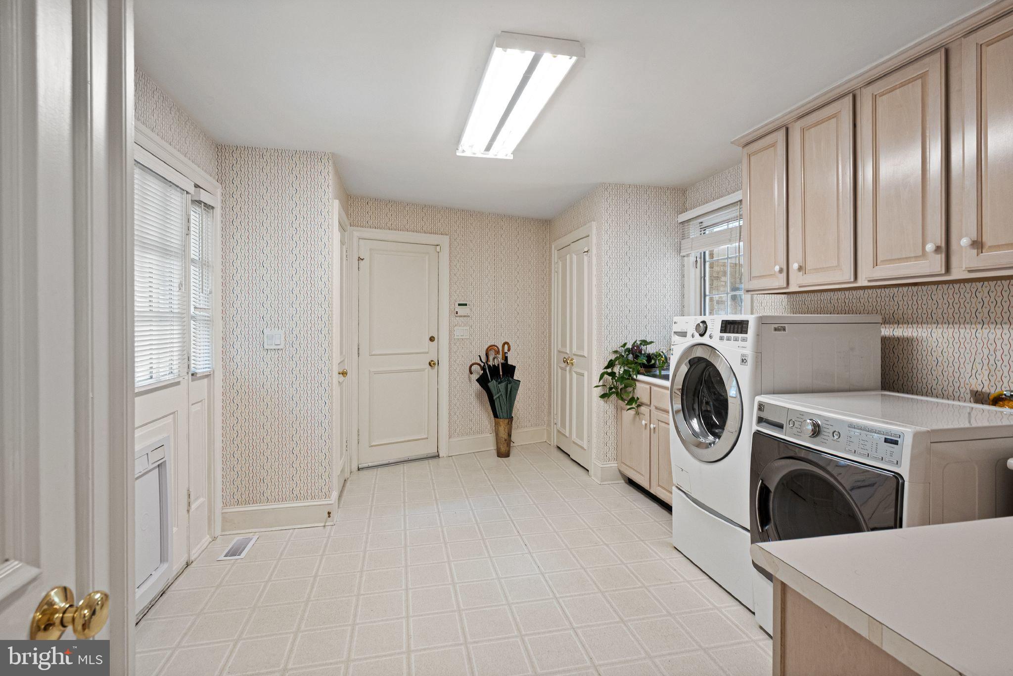 POTOMAC OUTSIDE - Residential