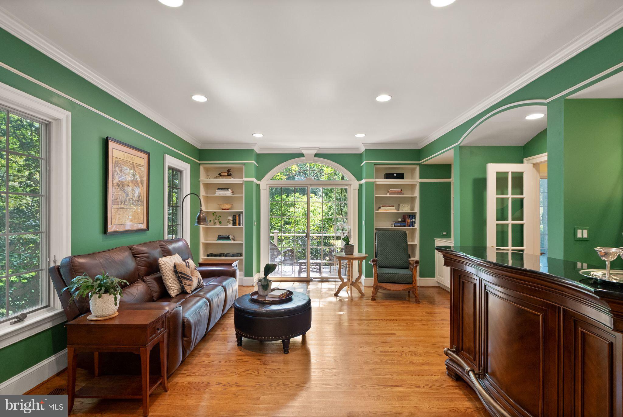 POTOMAC OUTSIDE - Residential