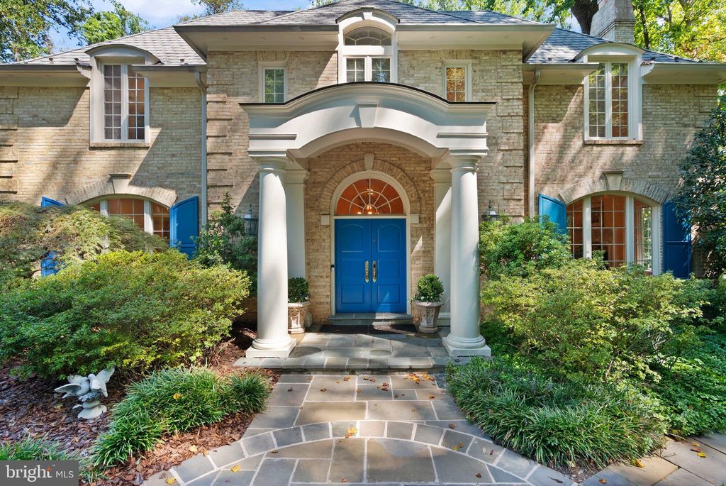 Photo of 9017 Clewerwall Drive, BETHESDA, MD 20817 (MLS # MDMC2199514)