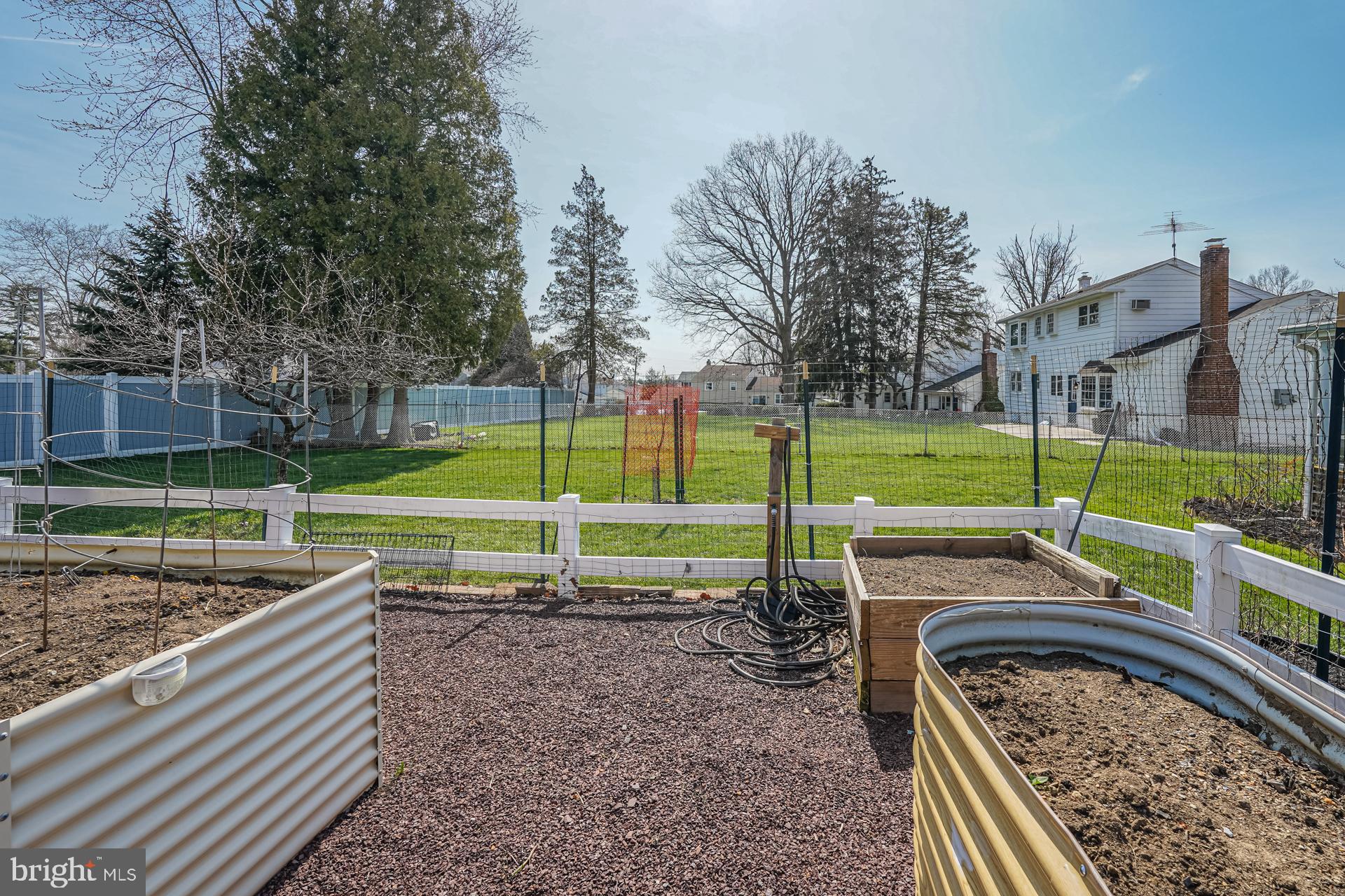 BURGUNDY HILLS - Residential