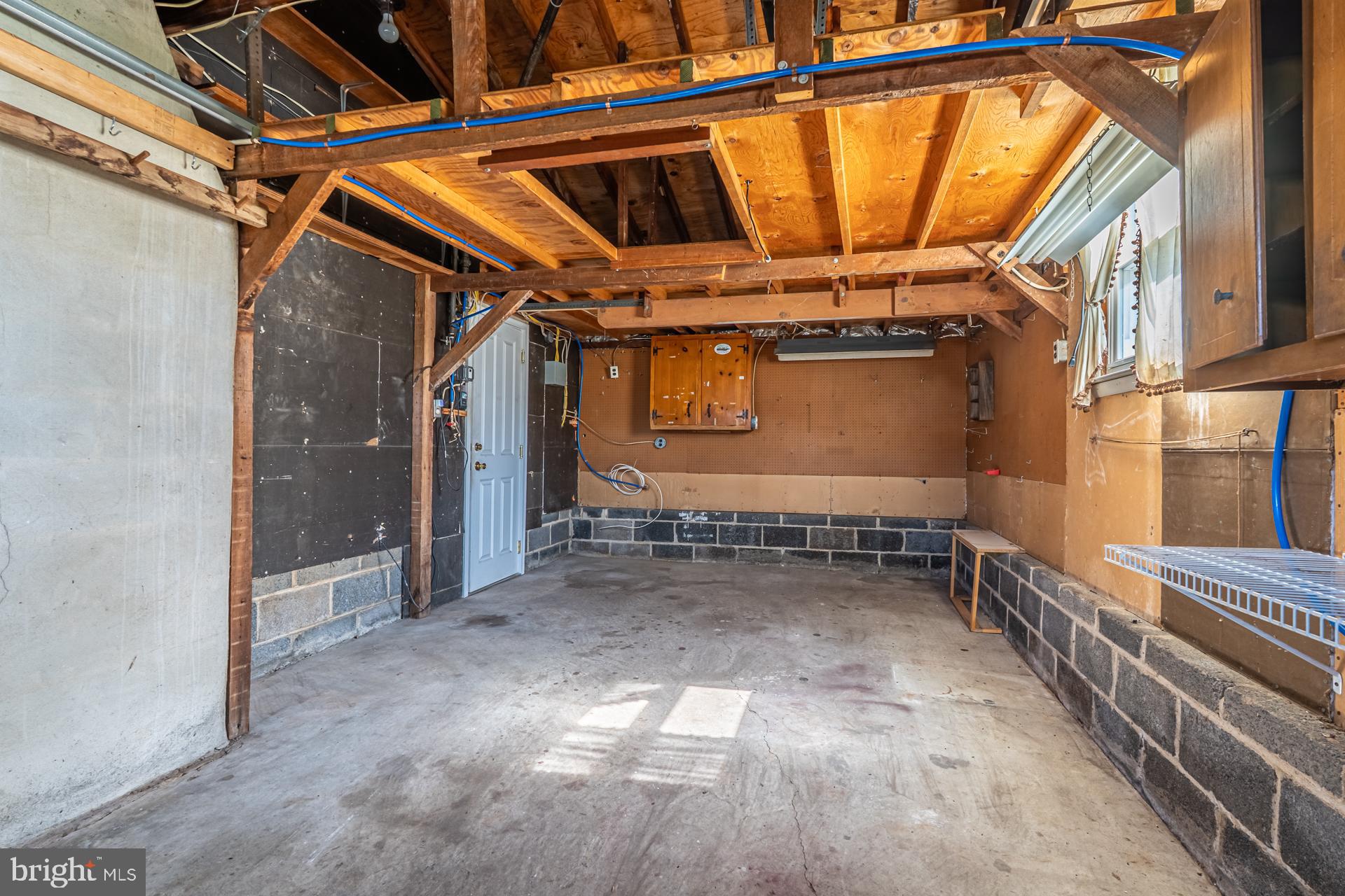 BURGUNDY HILLS - Residential