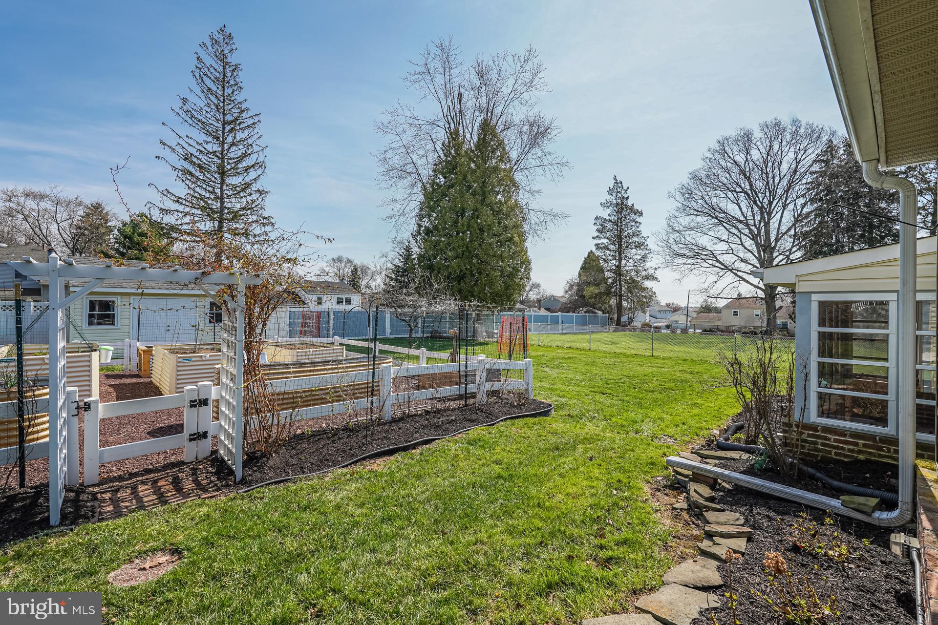 BURGUNDY HILLS - Residential