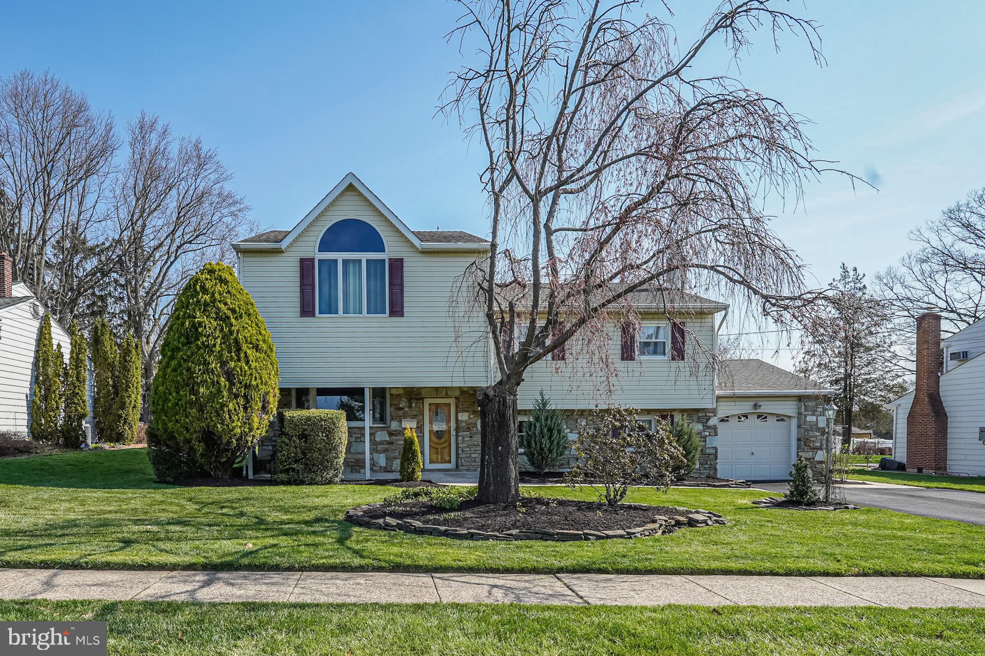 BURGUNDY HILLS - Residential