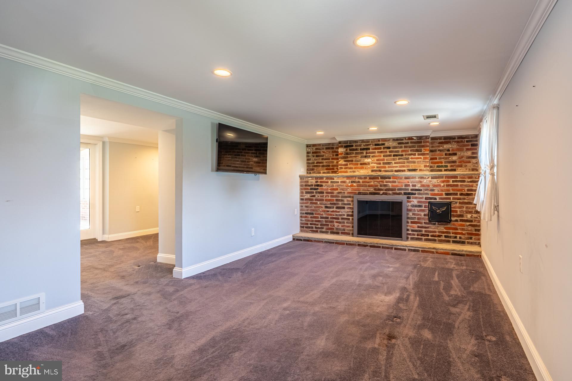 BURGUNDY HILLS - Residential