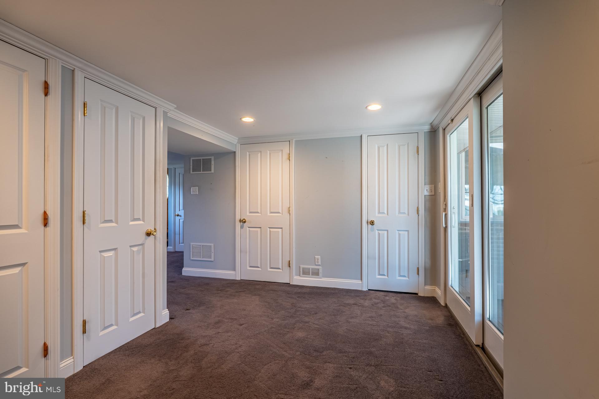 BURGUNDY HILLS - Residential